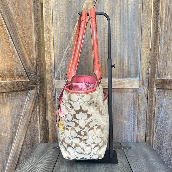 Coach Signature C Bleeker Floral Patent Leather Appliqué Tote & Wallet - Picture 4 of 16